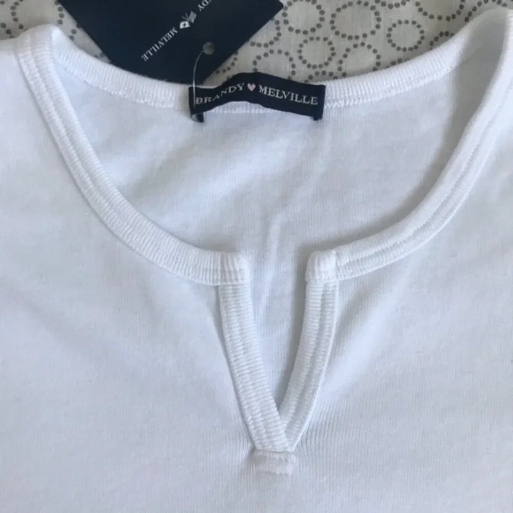 New Brandy Melville White Ashlyn V Notch Crop Top - Picture 2 of 4